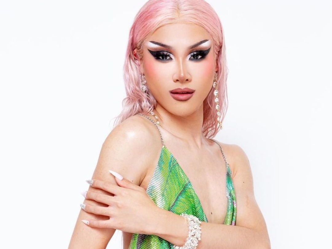 Angel Au - See the Queens